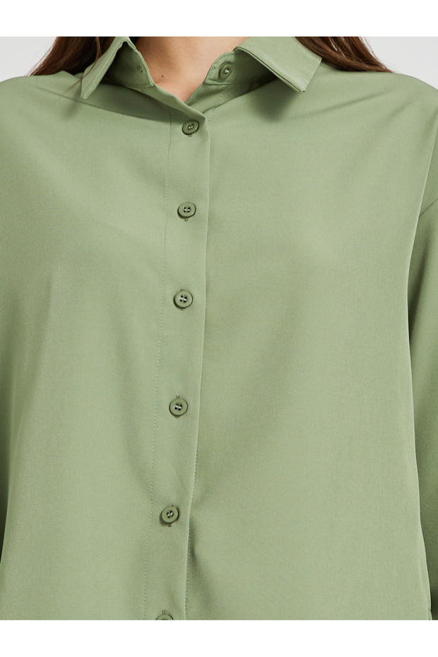 قميص سادة بأكمام طويلة وياقة واسعة - 3