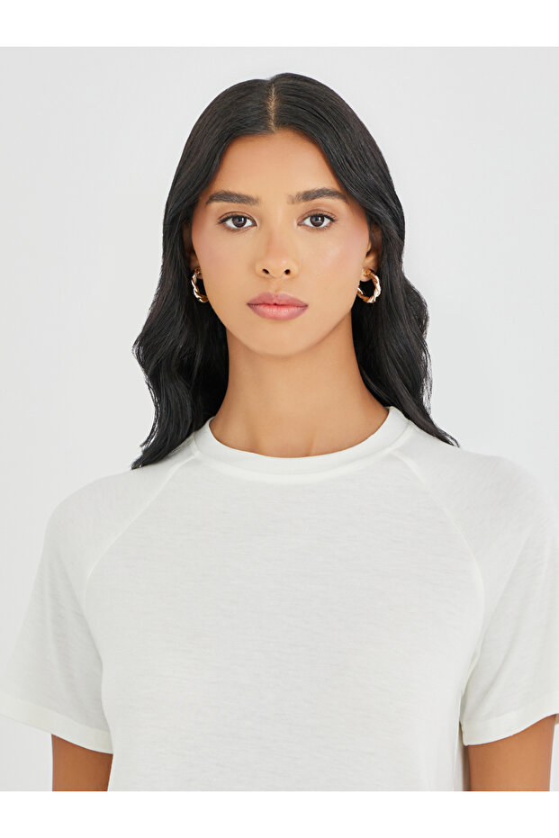 Solid Round Neck T-Shirt - 4