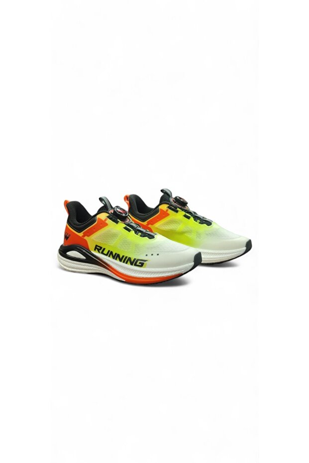 Sports shoes