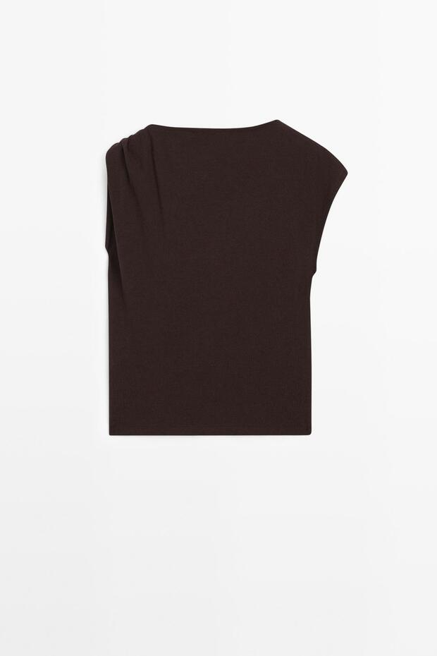 Broş detaylı drapeli yaka top - 8