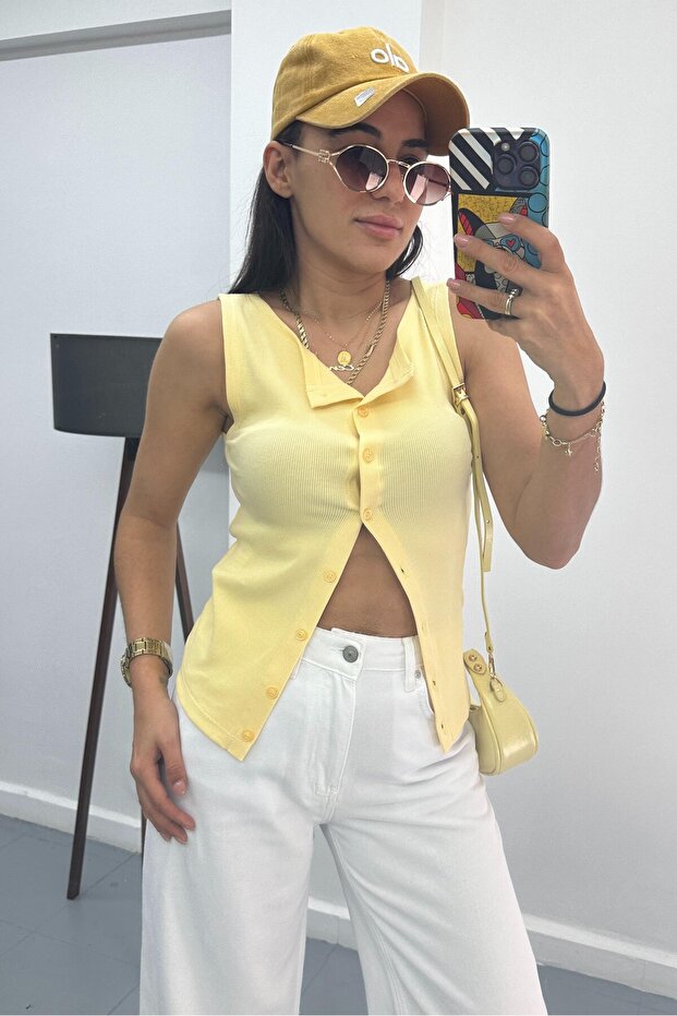 Düğmeli Örme Yelek - 1