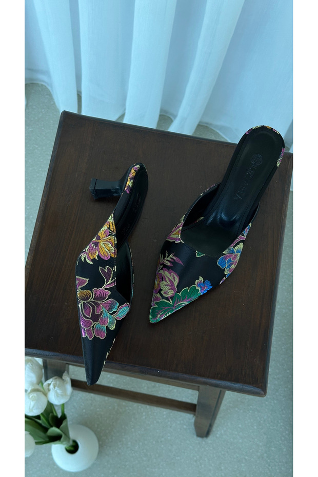 Valley Ethnic Pattern Slippers - 7