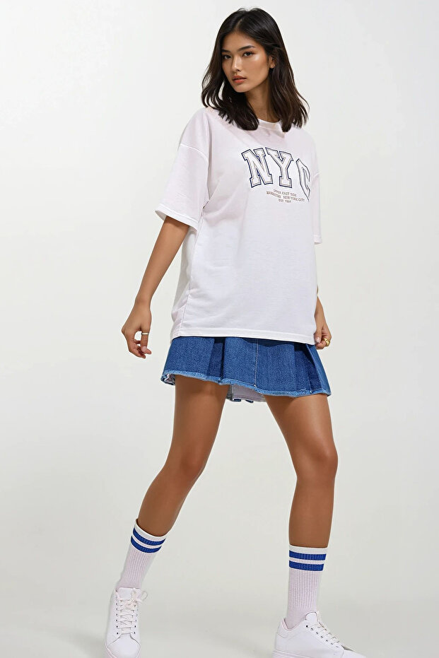 Women's White Crew Neck Two Thread Embroidered Oversize Unisex T-Shirt ALC-X11502