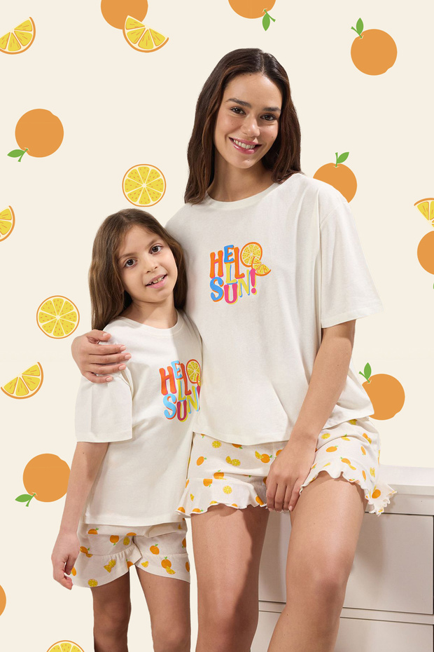 Kadın Mini Me/Anne Kız Beyaz %100 Pamuklu Meyve Desenli Şortlu Örme Pijama Takımı THMSS25PT00295 - 1