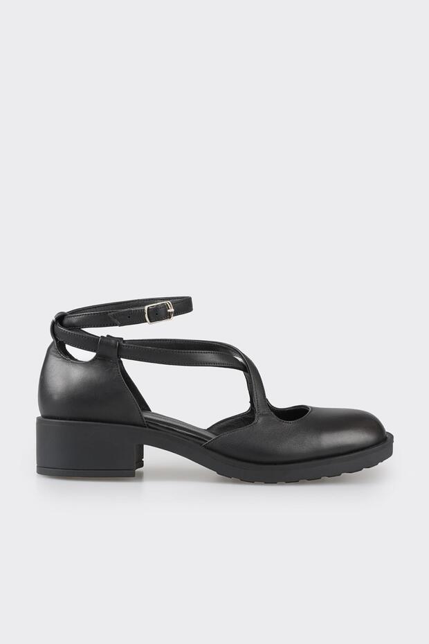 Black Leather Women's Casual Shoes