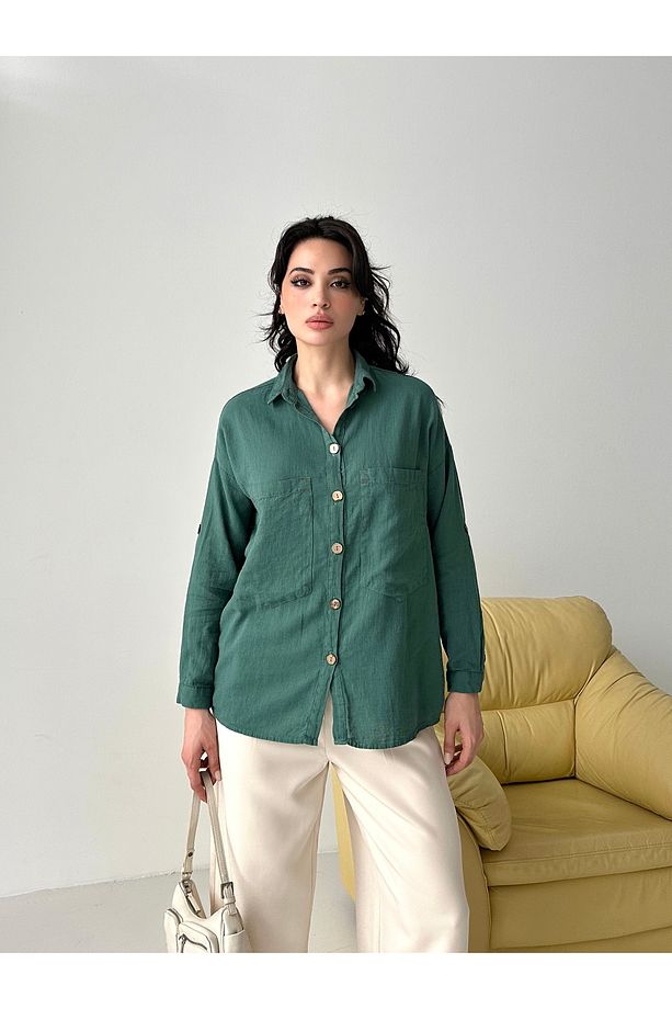 Kadın Ahşap Düğmeli Pamuklu Çift Cepli Oversize Gömlek - 1