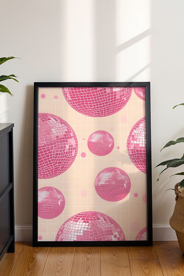 Minimalist Retro Disko Topu Duvar Posteri - Pembe Yansımalar Temalı Vintage Dekor - Çerçevesiz Baskı - 3
