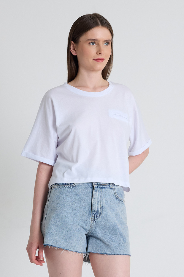 White Pocket Detailed Crew Neck Crop T-Shirt 2136m