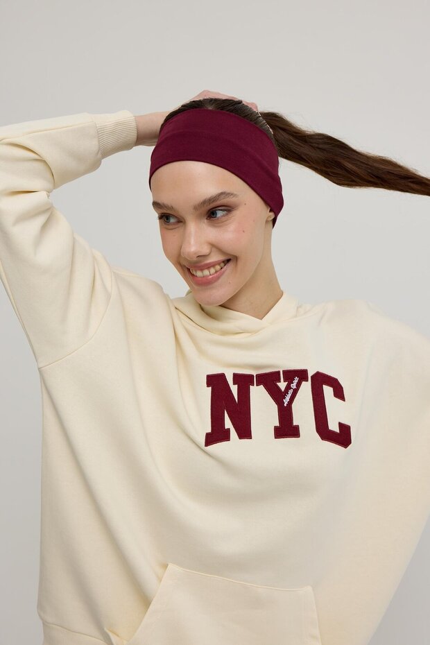 سويت شيرت نسائي بطبعة Vanilla NYC