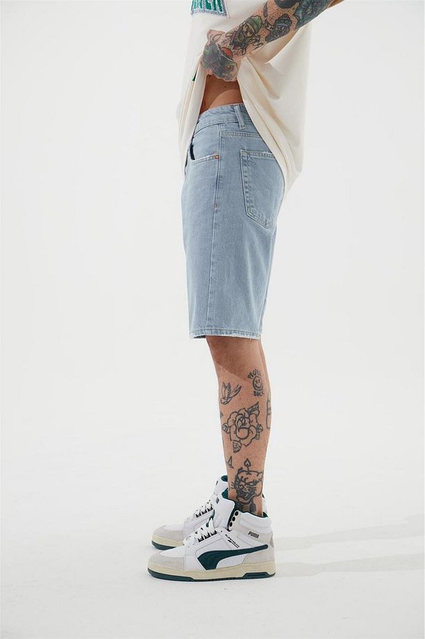 Erkek Loose Fith Denim Açık Mavi Bermuda Şort - 1