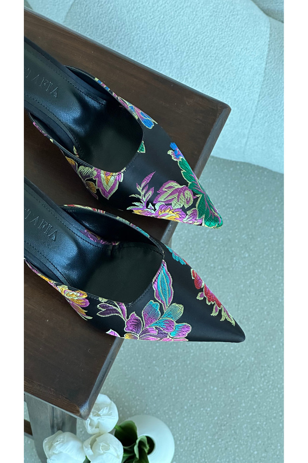 Valley Ethnic Pattern Slippers - 8