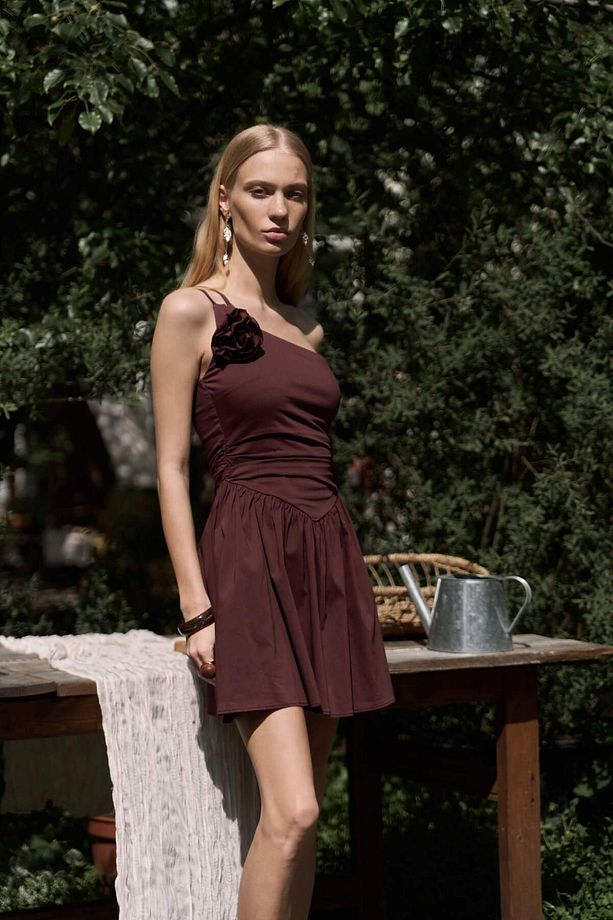 Lissa Tek Omuz Gül Detay Bordo Mini Elbise - 3