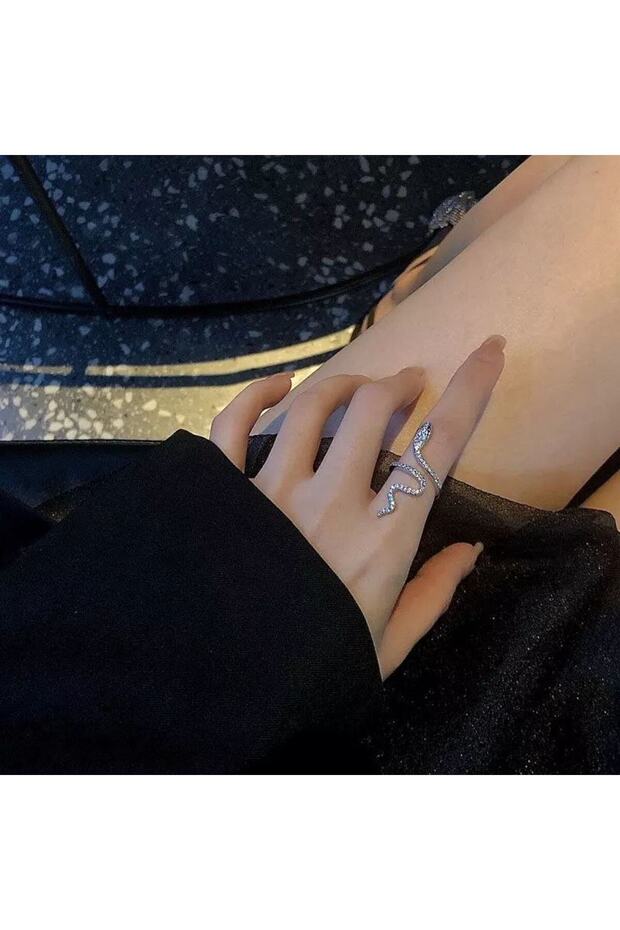 قم بتكملة أناقتك مع خاتم أنيق بنمط الأفعى - 6