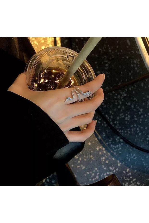 قم بتكملة أناقتك مع خاتم أنيق بنمط الأفعى - 4