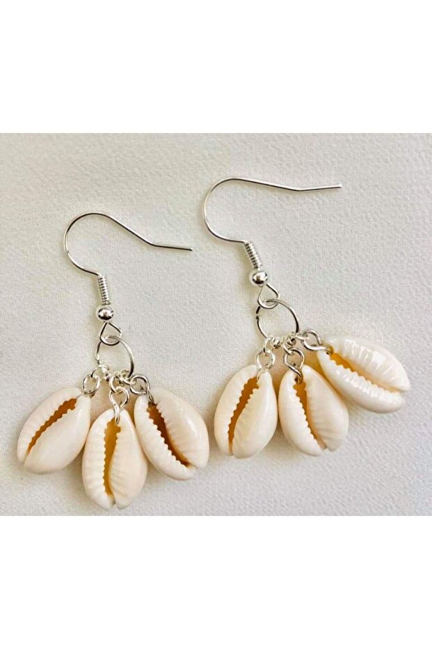 Seashell Earrings Reflecting the Grace of Nature