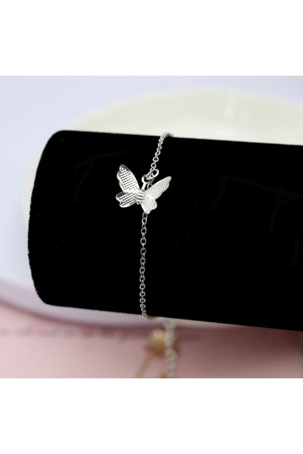 Stunning Butterfly Model Bracelet with Elegance