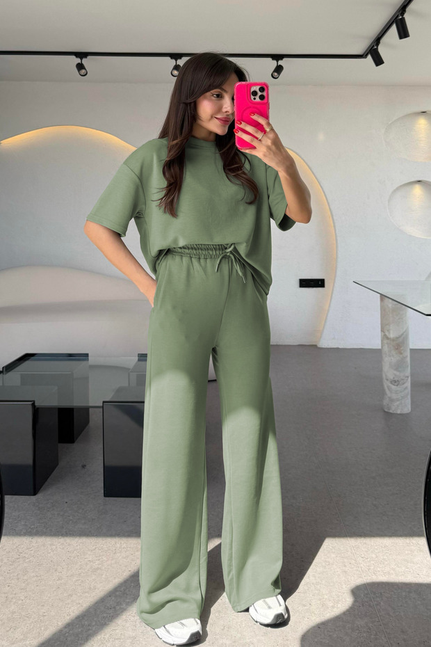 Women's Trend Model Unprinted Top and Bottom Set