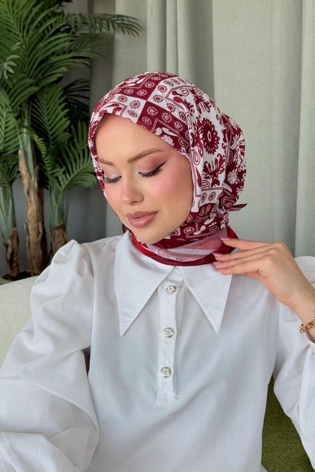 نيسا وشاح ناعم باللون الأحمر
