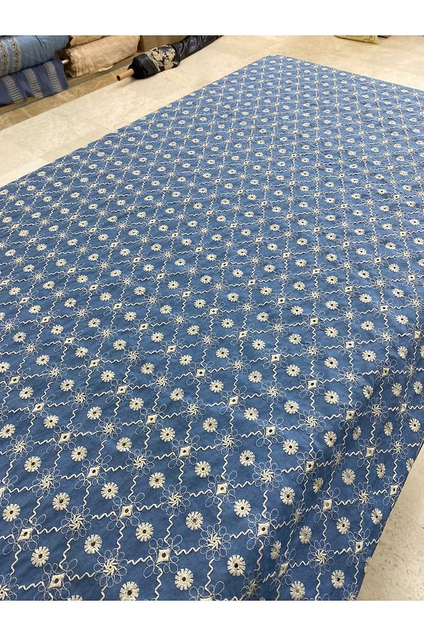 Mavi Denim Görünümlü Çiçek İşlemeli Kumaş - En 135 cm - Elbise, Gömlek, Tunik ve Dekor İçin - 3