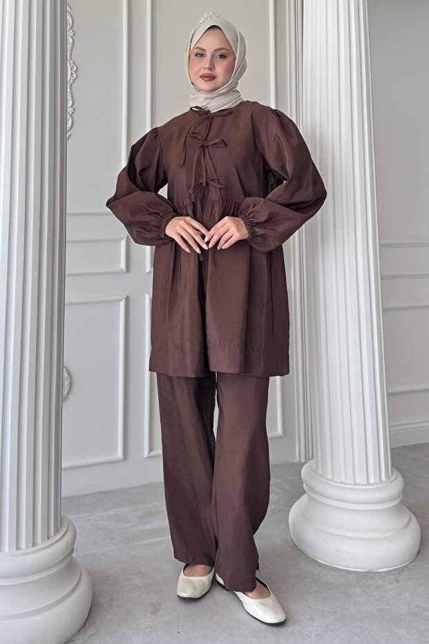 Knotted Shabby Bitter Brown Suit