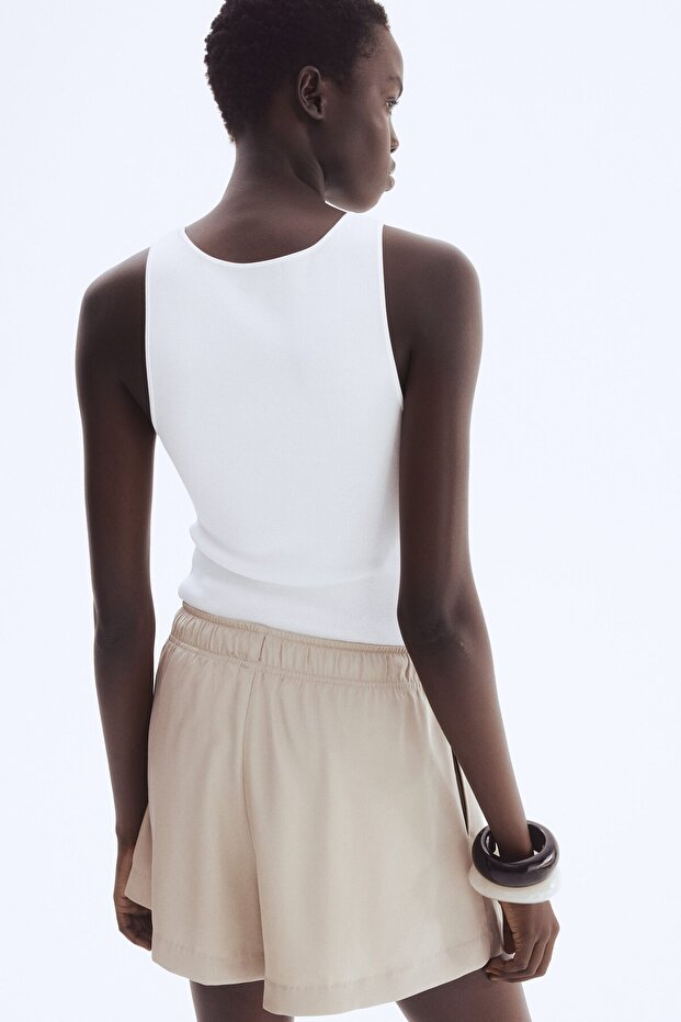 Büzgü Bağlı Gabardin Şort - 4