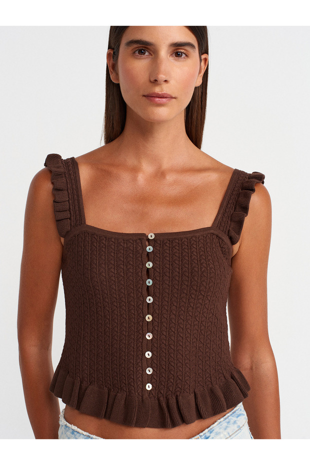 10774 بلوزة كروية بأزرار مكشكشة وحزام - بني - 3