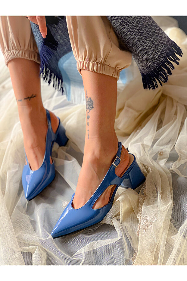 Niso Blue Patent Leather 5 cm Heel Sandals