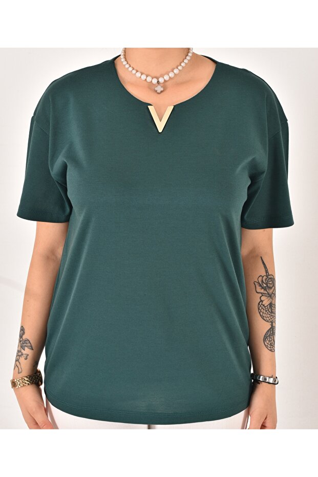 Kadın V Aksesuar Detaylı Basic Tişört - 4