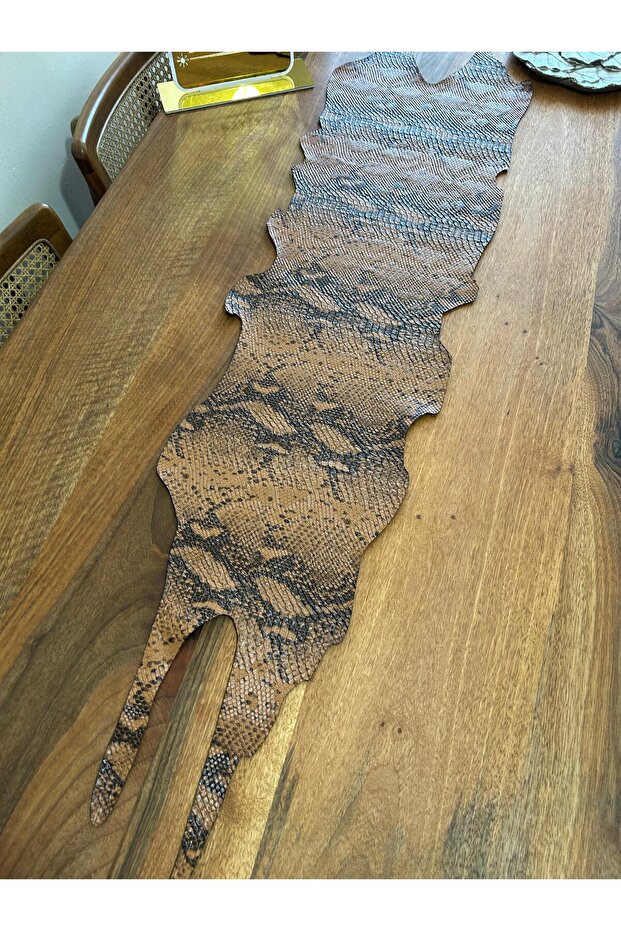 حذاء رياضي من الجلد الصناعي بنمط الأفعى - 2