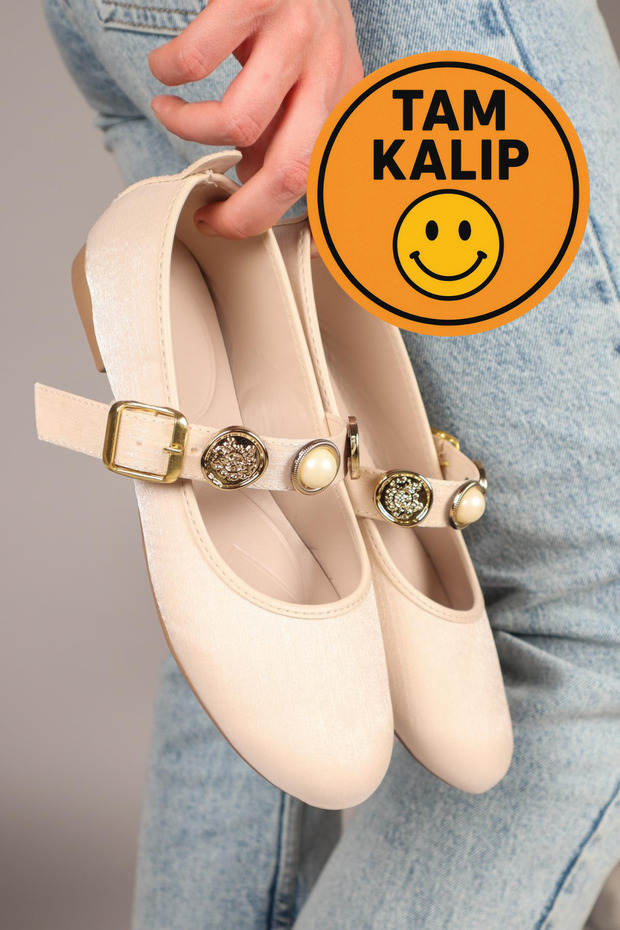 Ballerina Ten with Owo Gold Accessories