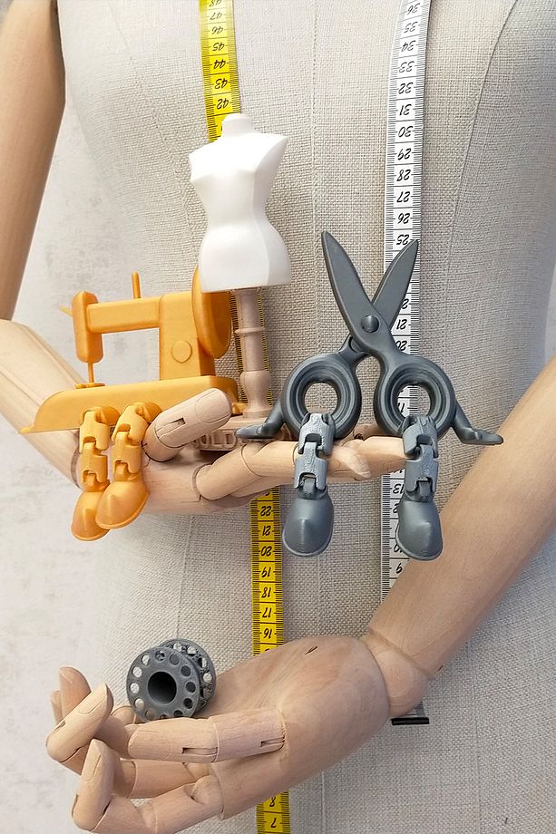 Sevimli Dikiş Biblo Seti 3lü Ayaklı Makas, Dikiş Mankeni, Dikiş Makinesi 8cm, Masura Magnet Hediyeli - 4