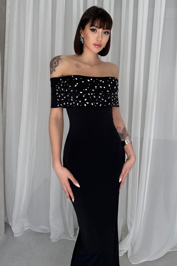 Scarlet Off-The-Shoulder Rhinestone Black Bodycon Sandy Dress