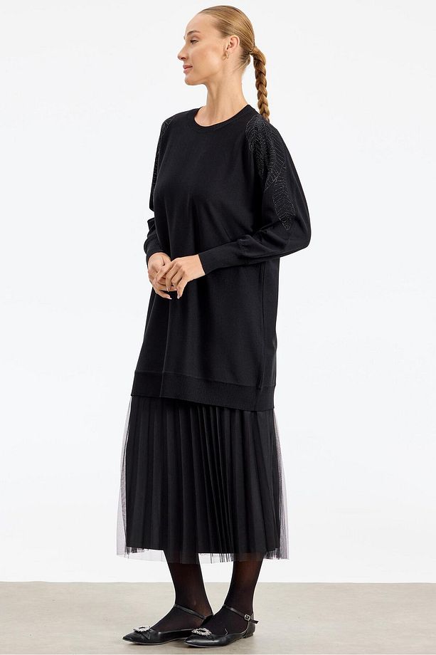Omzu Yaprak Taş Baskılı Rayon Tunik SİYAH - 2