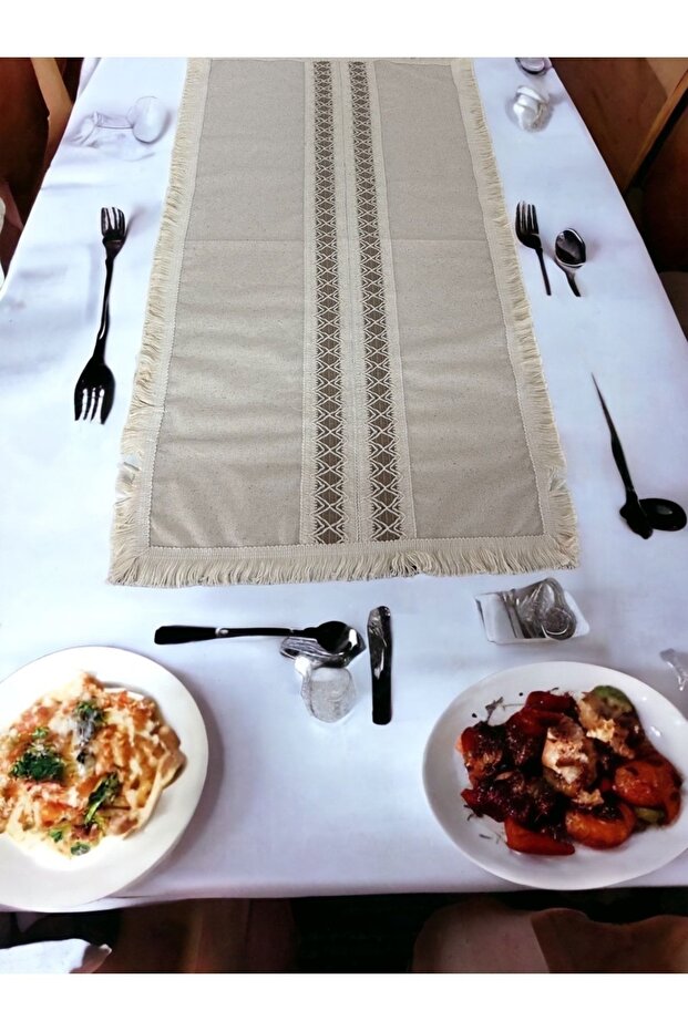 Tasseled Lace Runner (40 x 80) Single