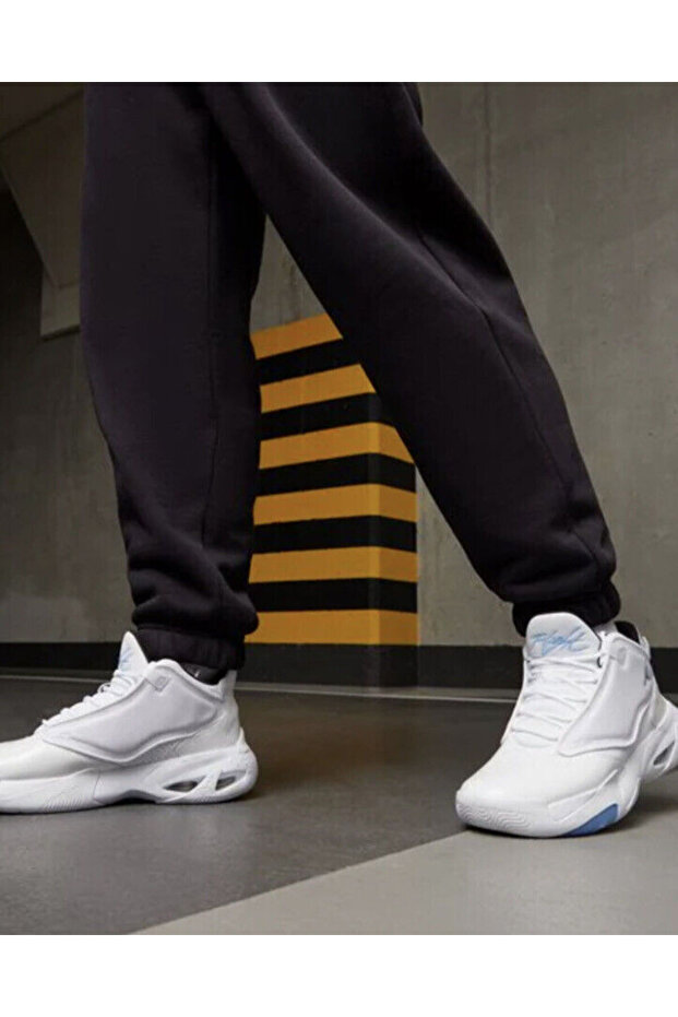 Jordan Max Aura 4 White University Blue - 3