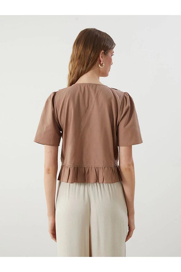 LCW Vision V Yaka Önü Fiyonklu Fırfırlı Crop Bluz (S5) - 4