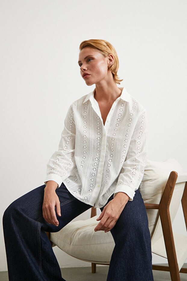 Fisto İşlemeli Gömlek Beyaz - 1