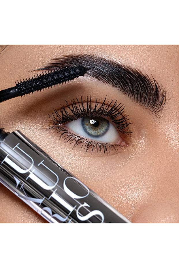 Deep Black Maskara Luxurious Length - 2