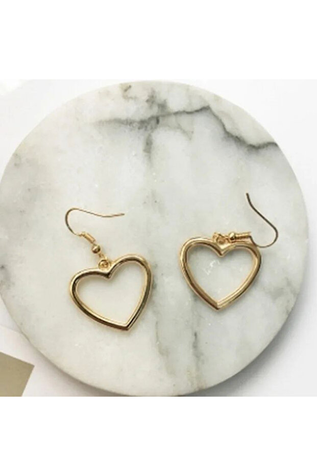 Elegant Heart Model Earrings That Complement Your Elegance