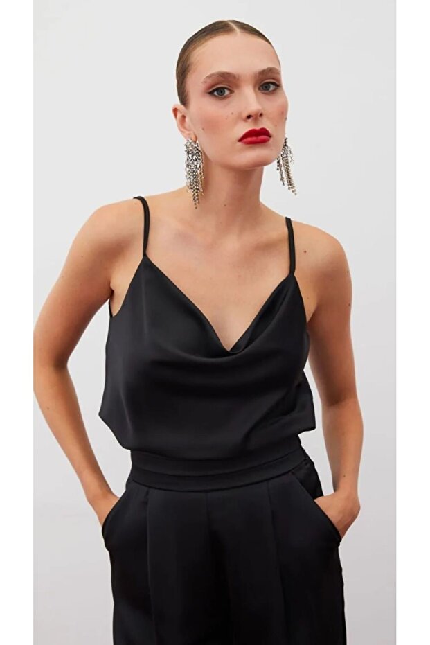 بلوزة من الساتان مع حزام حبل - 3