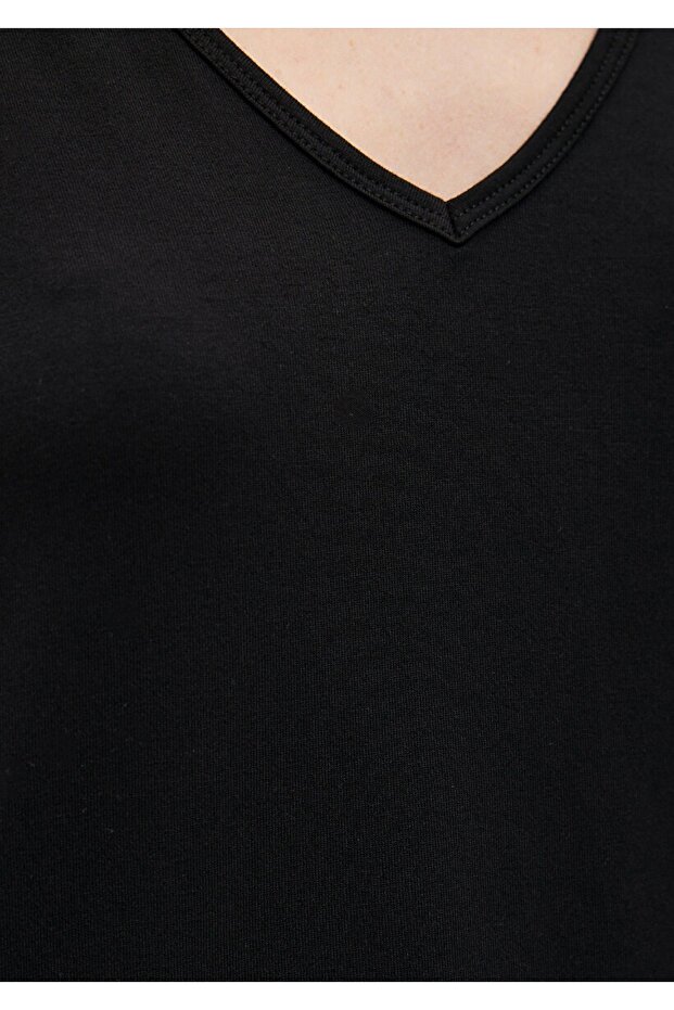 V Yaka Siyah Basic Tişört - 6