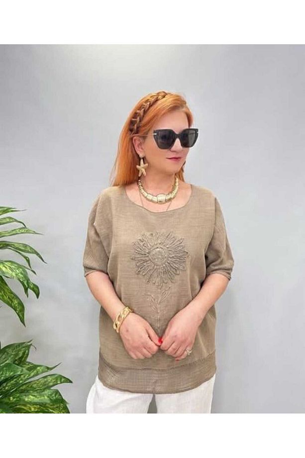 Kadın Büyük Beden Yuvarlak Yakalı Aplike Pullu Ayçiçeği Desenli 3/4 Kollu Oversize Bluz %100 Pamuk - 1