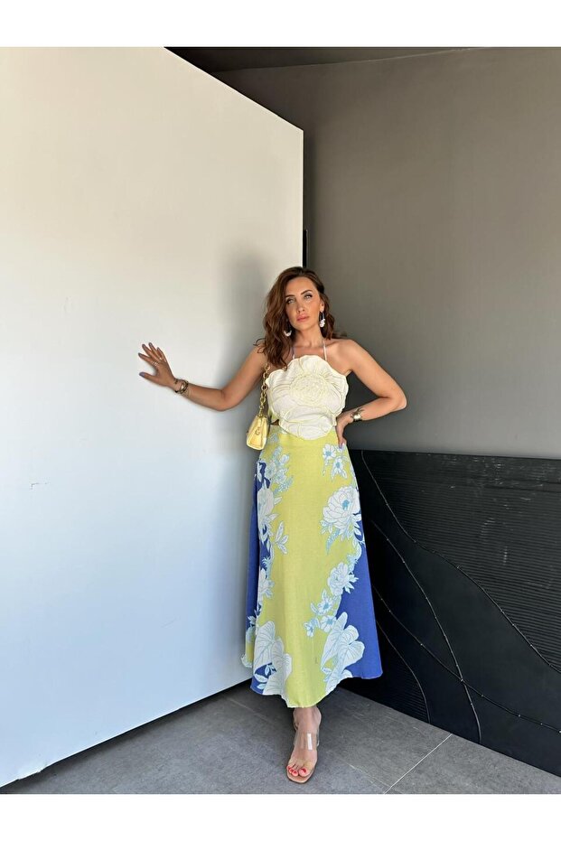 Sarı Çiçekli Sırt Detaylı Tasarım Elbise - 2