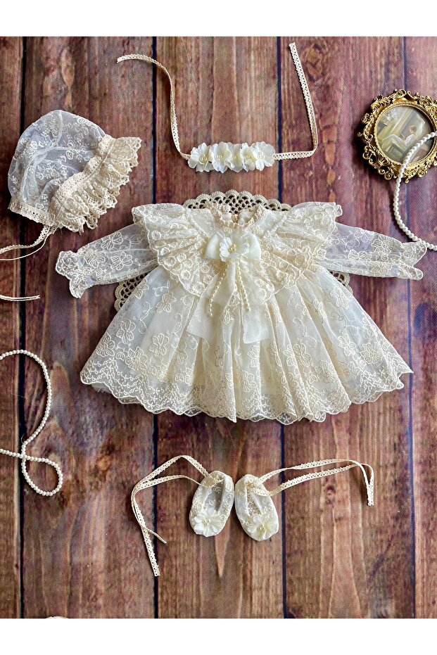 Cream Flower Detailed Lace Dress Set