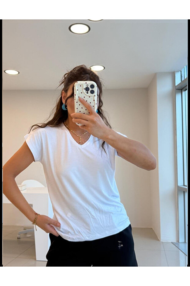 تي شيرت نسائي ذو رقبة على شكل حرف V أساسي من نوع Modal Savior - 2