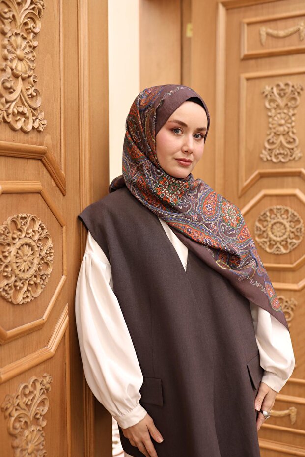 شال من الألياف الطبيعية من مايدا