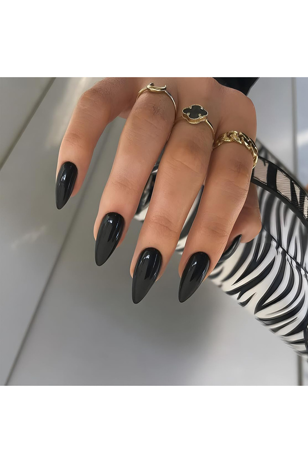XY-506 Touch up your nails with 24 pieces of drop-shaped midi lengths, a modern classic, simple blac
