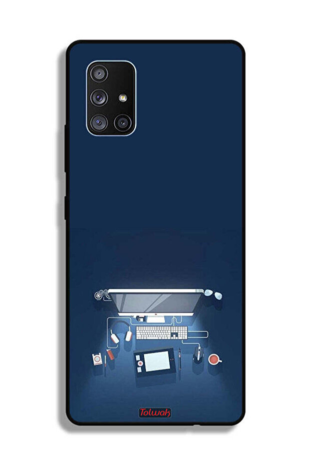غطاء حماية لهاتف Samsung Galaxy A71 5G بتصميم فني على مكتب الكمبيوتر