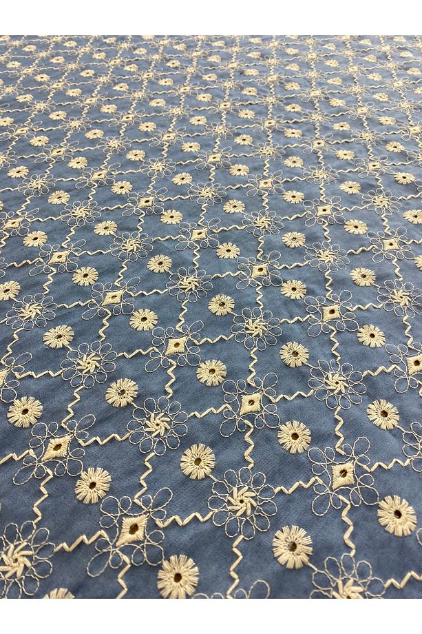 Mavi Denim Görünümlü Çiçek İşlemeli Kumaş - En 135 cm - Elbise, Gömlek, Tunik ve Dekor İçin - 5