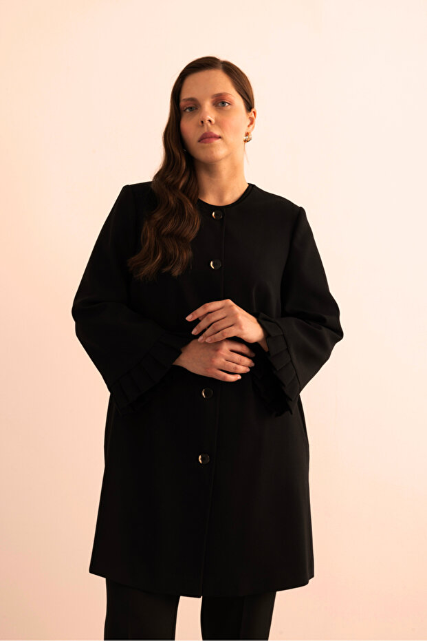 قبعة بتفاصيل مطوية على الأكمام - 2